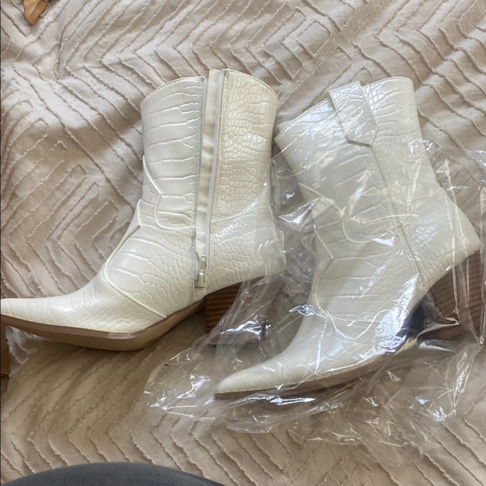Women’s Coconuts by Matisse White Heeled Boots Western Style